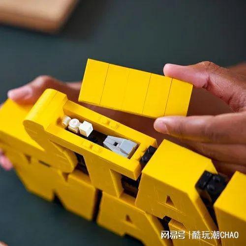 ：700块积木拼出银河帝国史诗！开元棋牌乐高星战系列双新品首曝(图2)